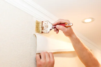 Pose de papier peint à Fontgombault — revêtements muraux et toiles de verre